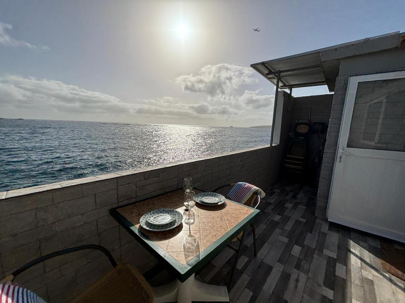 Apartment Ocean Attic By Wave *